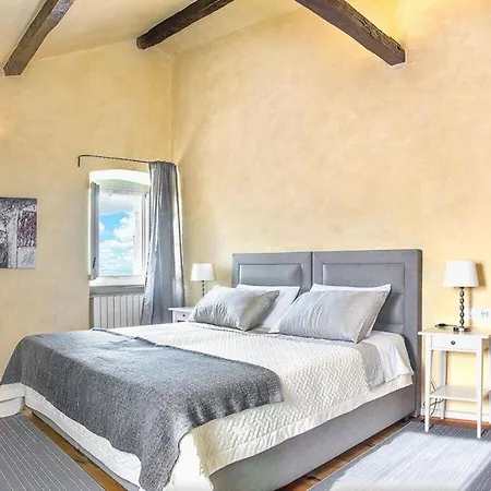 Villa Benvenuti With Heated Pool Kaldir